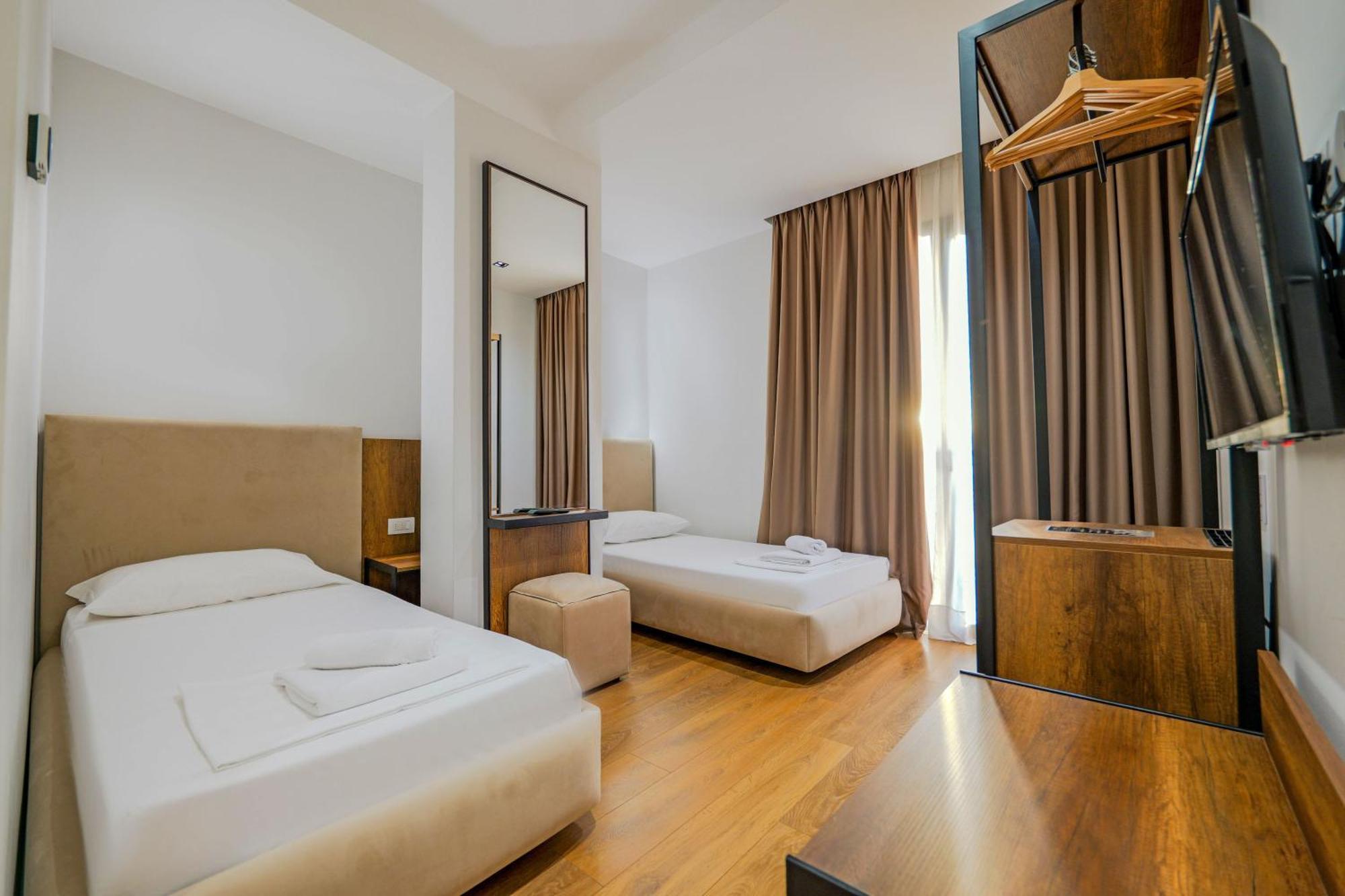 Hotel Central Vlorë Exteriér fotografie